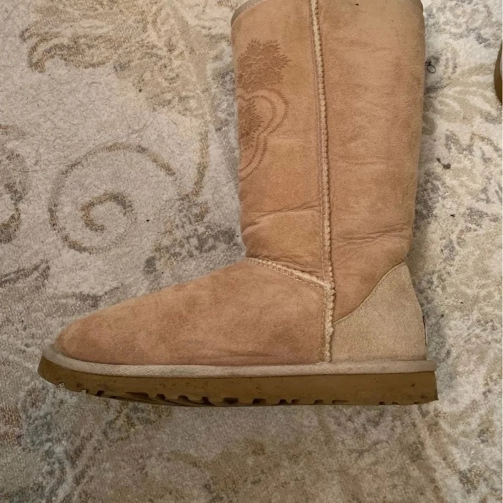 Ugg Tan Knee High boots - Picture 4 of 7